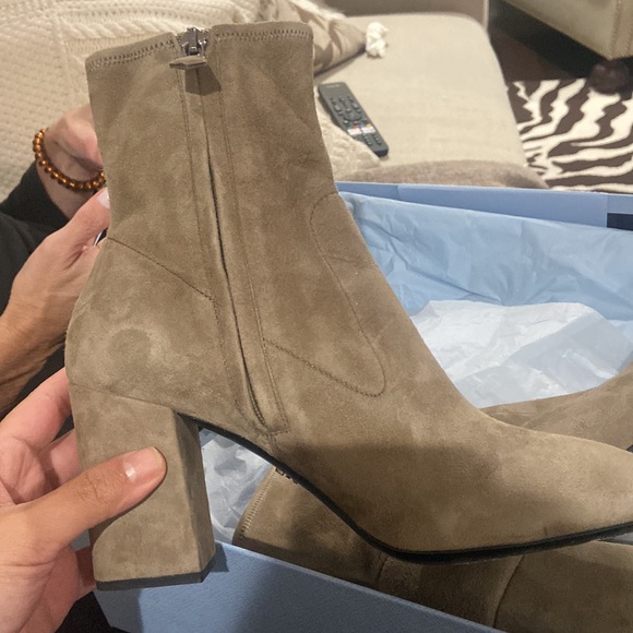 Prada Suede Boots in excellent condition - Picture 5 of 8